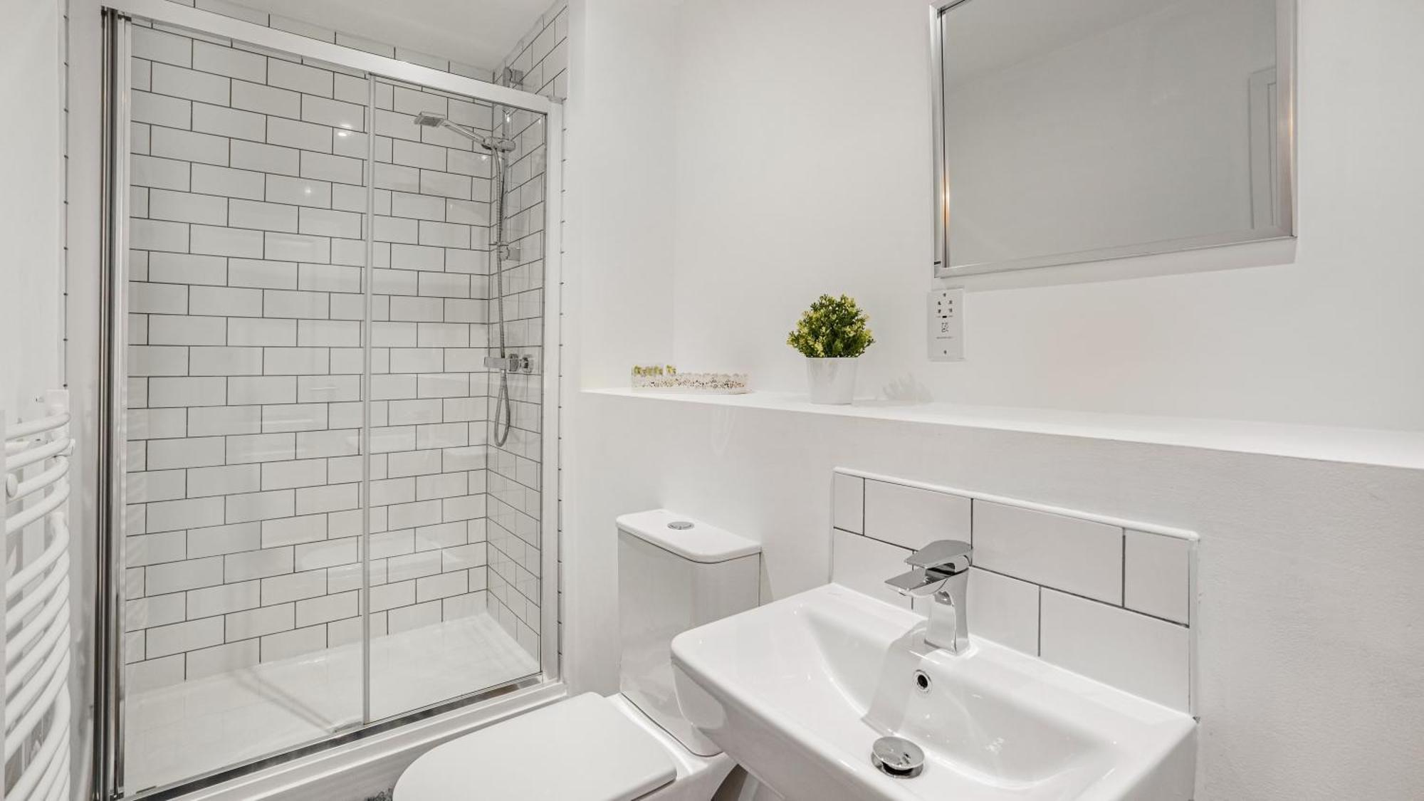 Oceanic Bliss- 2 Bed 2 Bath Free Park Netflix Apartment